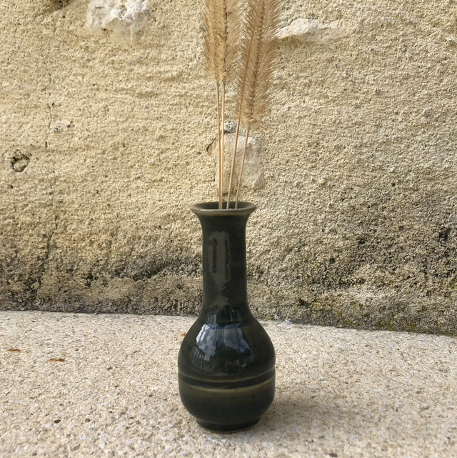 Tiny vase IV