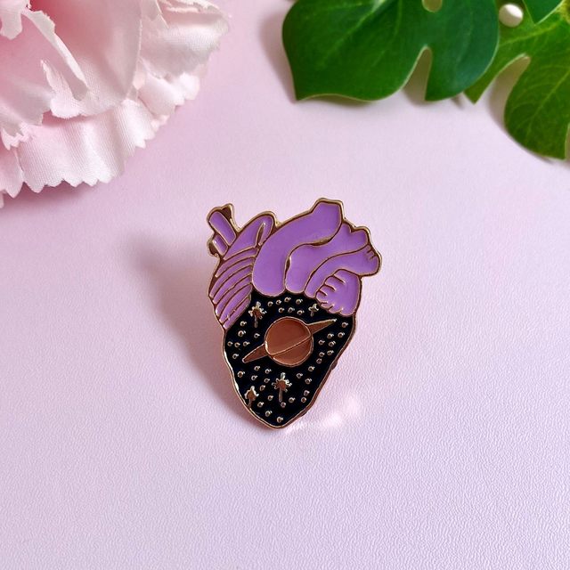 Pin&#039;s coeur anatomique céleste