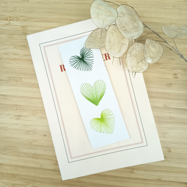Marque-pages brodé Cœurs verts