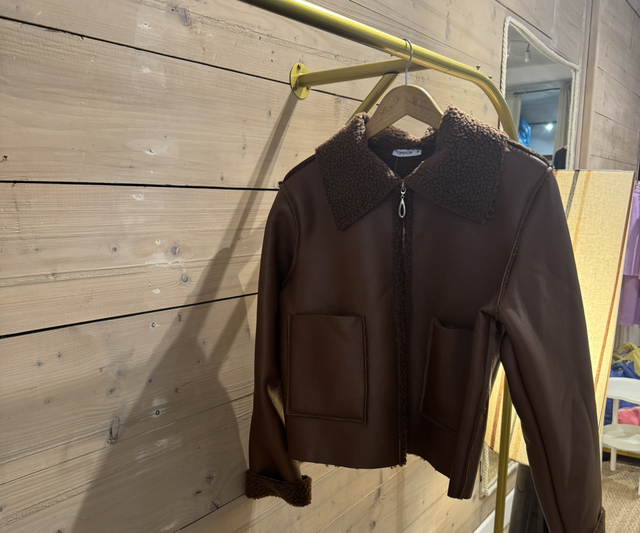 Veste en cuir et mouton 