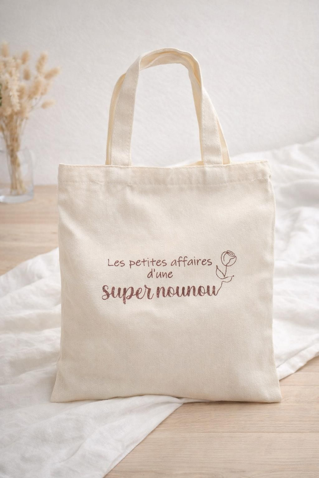 Tote bag « Les petites affaires d’une super nounou » – Sac
