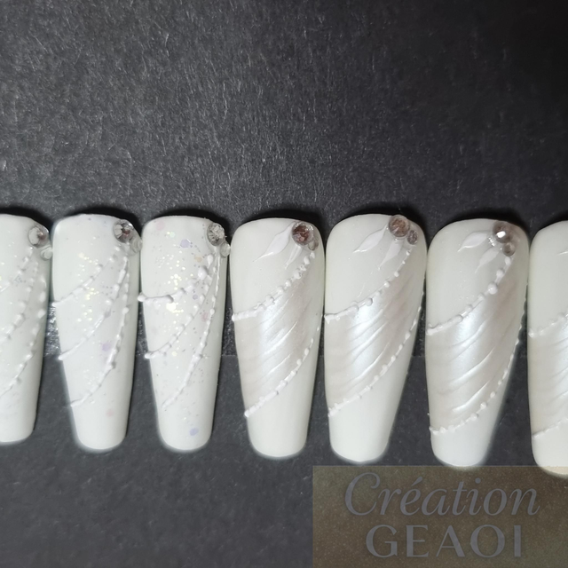 Tout en blanc little coffin L créer a la commande délai 7 jours