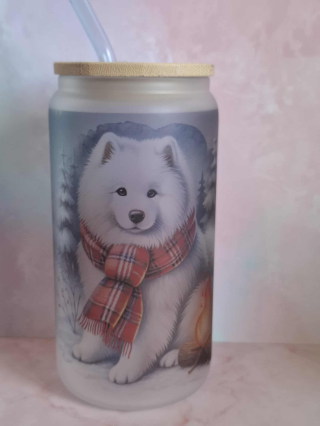 Verre givré samoyède hiver