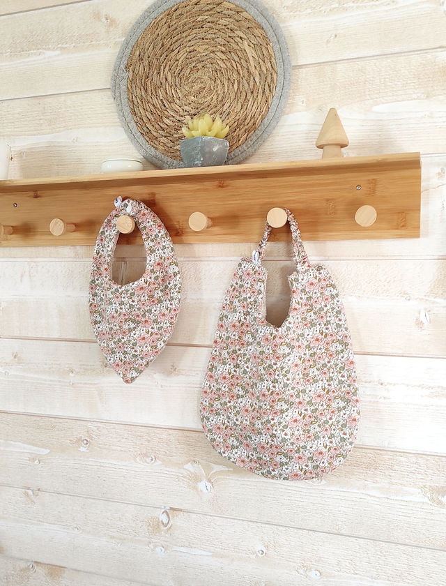 Bavoirs bandana Liberty &quot;rose/sauge&quot;