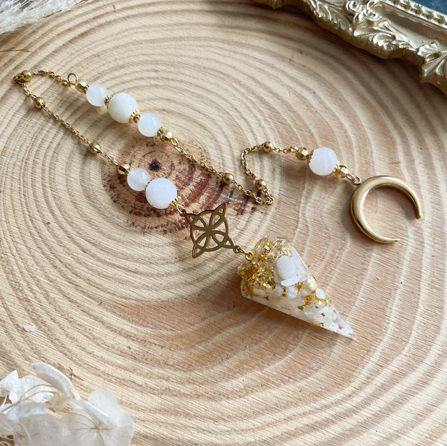 Pendule pierre de lune corne