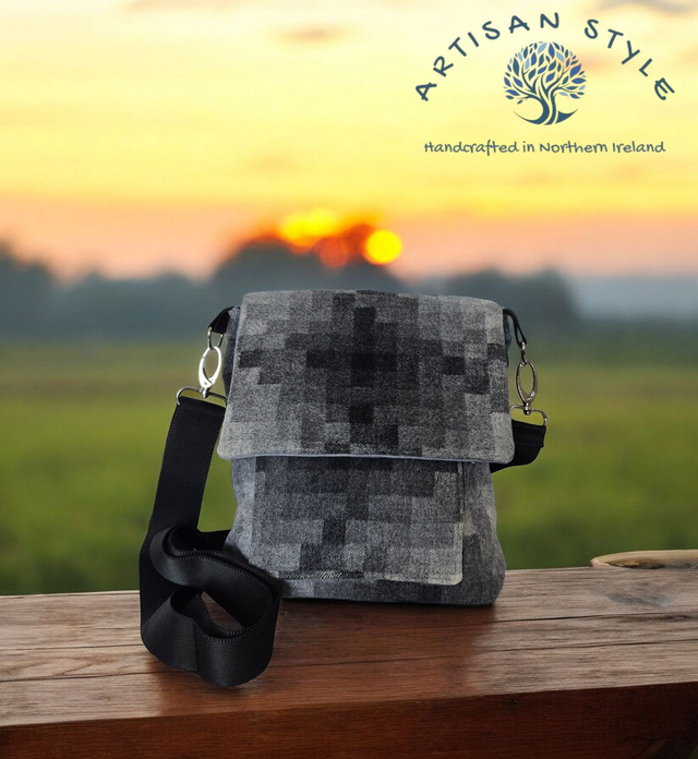 Wool Crossbody - black &amp; gray