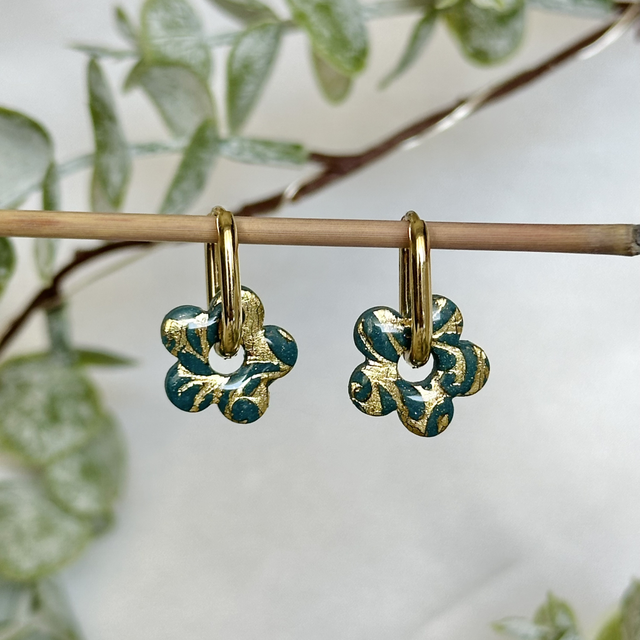 Les petites fleurs feuilles d’or (sans créoles) 