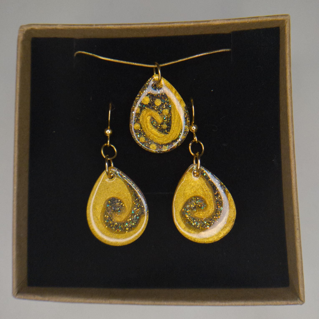 Conjunto Asimétrico Dorado