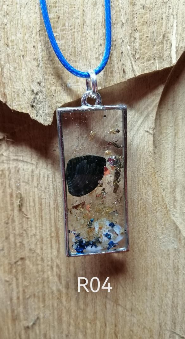 Collier RS04 résine 