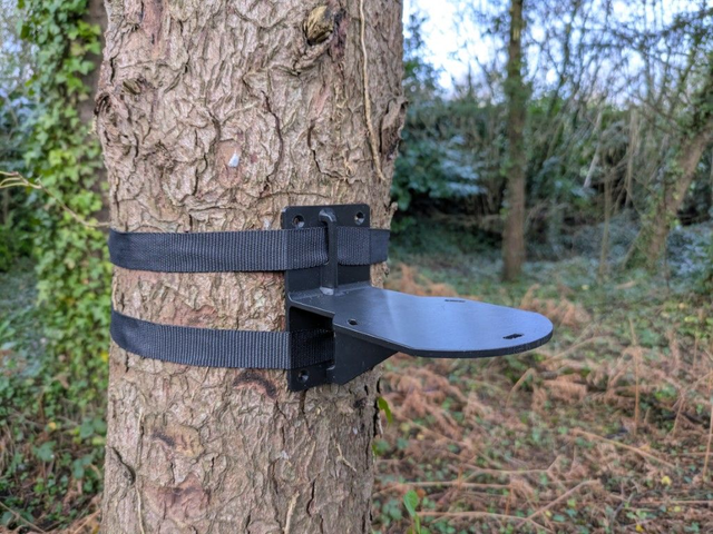 Kit de fixation pour nichoirs à oiseaux en forme d'œuf