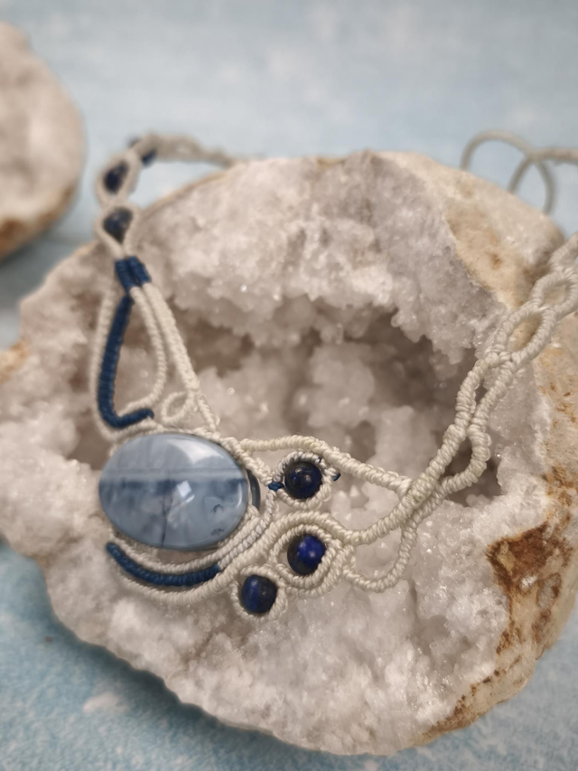Collier asymétrique bleu