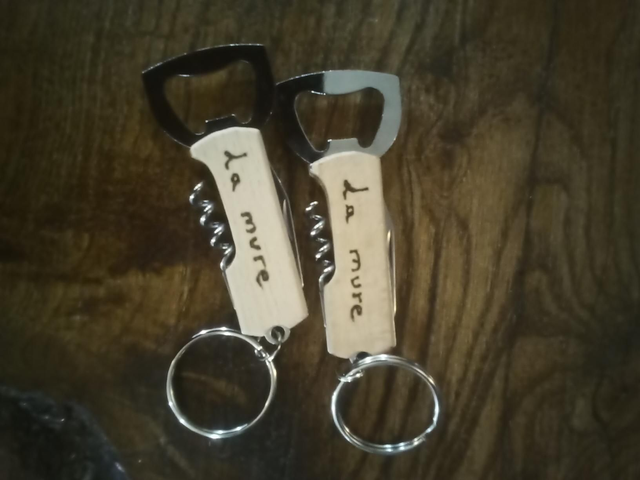 Couteau décapsuleur