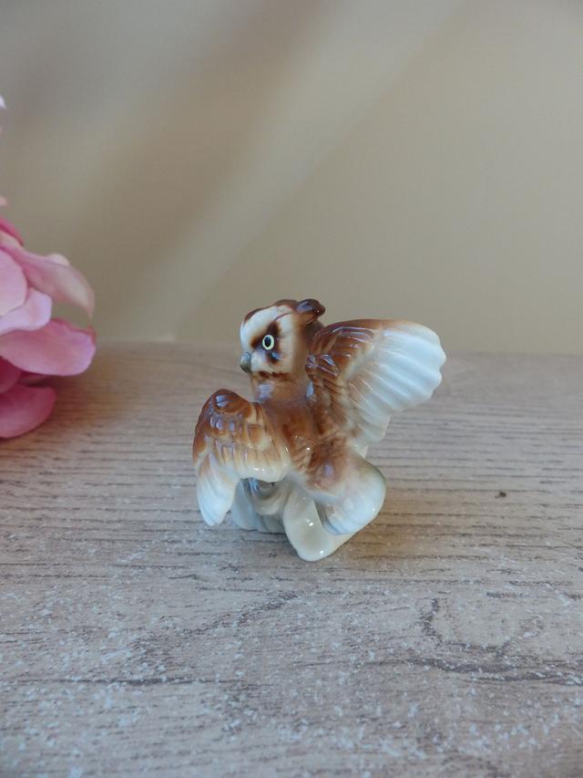Miniature Bone China Figurine Hibou en Porcelaine - figurine hibou de collection ailes déployées Vintage - Japon