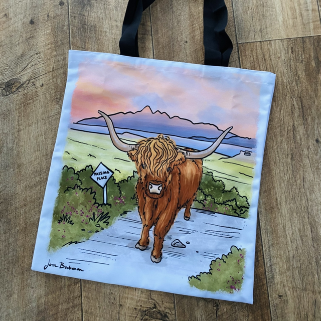 Highland cow sunset tote bag