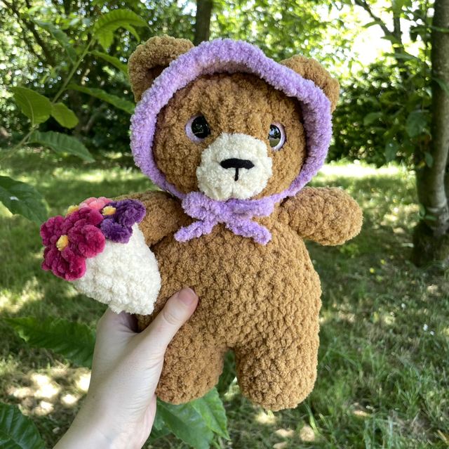 Oursonne avec bouquet
