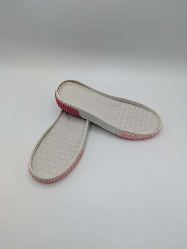 Semelles pour chaussures crochetées enfants – avec trous + semelles intérieures incluses