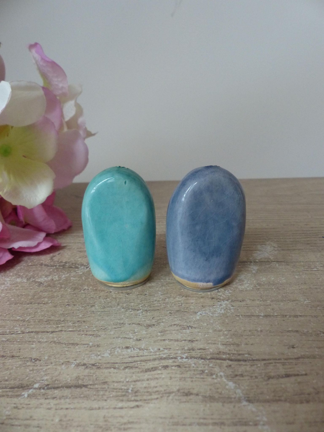 Deux chouettes en poterie diffuseurs de parfum armoire penderie, sculpture chouettes bleues en terre cuite artisanales pour fleur de lavande