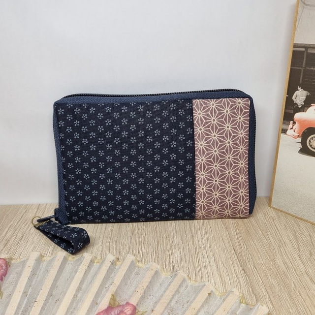 Portefeuille court zippé &quot;Kiko &amp; Asanoha&quot; bleu marine &amp; violet