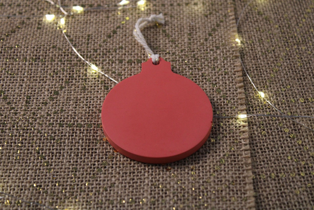 Les suspensions boule (personnalisable sur demande: prénom, mot..)