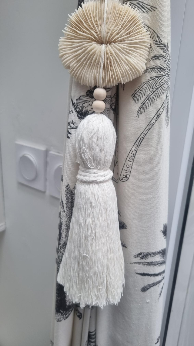 Embrasse corail pompon beige