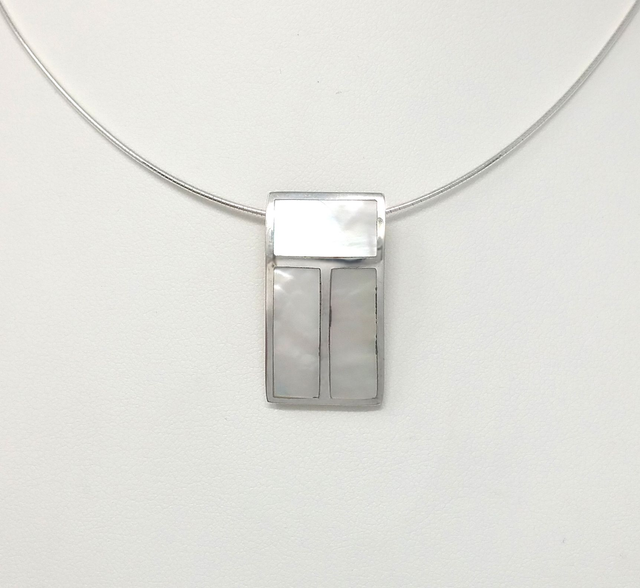 PENDENTIF RECTANGLE NACRE BLANCHE ARGENT MASSIF - VENDU SANS CHAINE - 04344