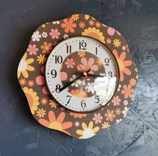 Horloge vintage pendule murale silencieuse fleur "Seventies"
