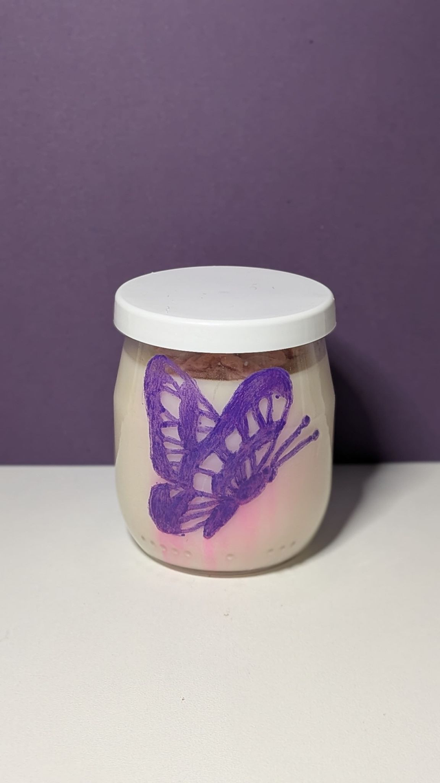 Bougie gravée Papillon – Senteur Mangue Papaye 