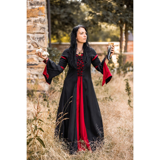 LC Kleid mit Trompetenärmeln Larissa Schwarz/Rot
