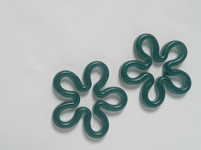 Pampille contour fleur 