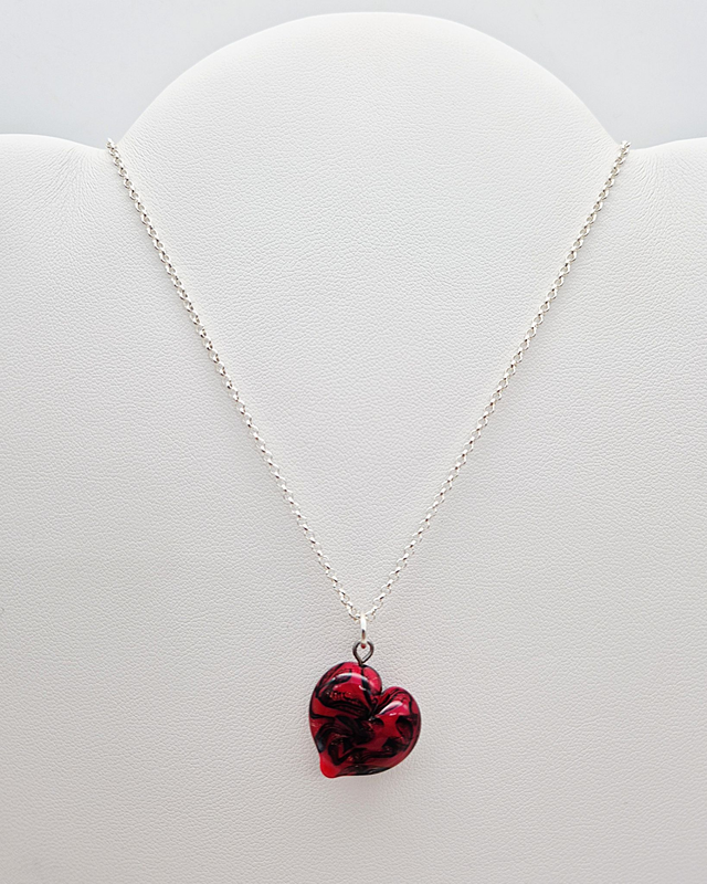 Pendentif Cœur rouge avec fil noir et aventurine dorée 1