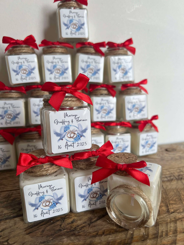 Pots en verre avec  bougie ou dragées ou vide  personnalisés mariage colombes et alliances