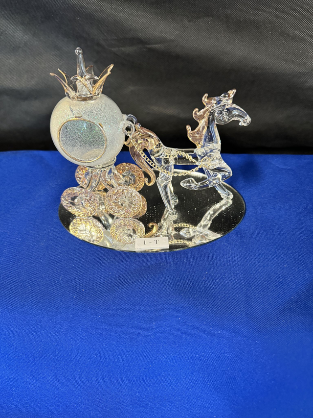 Small pumpkin carriage with horse