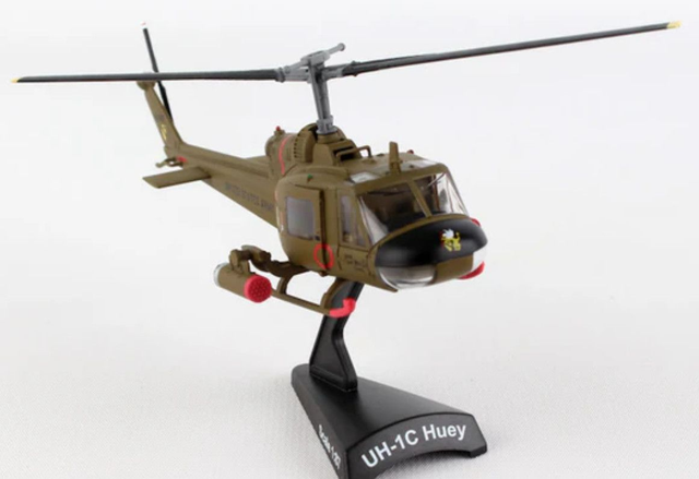 1/87 Huey Gunship 1st cavalry division