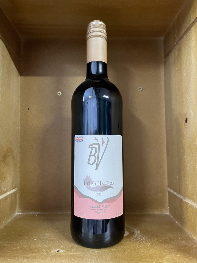 Buzzards Valley Wine Friendly Fox red medium dry  (Tamworth) 