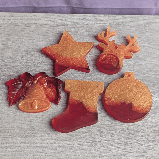 5 Suspensions de Noël en résine époxy personnalisables | couleurs rouge - or