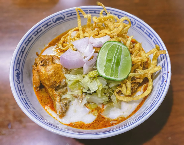 Khao soi au piment rouge  et ses pâtes