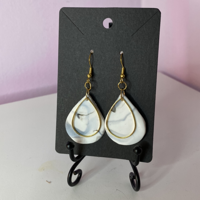 Marble Teardrop Earrings With Small Gold Teardrop Accessories 