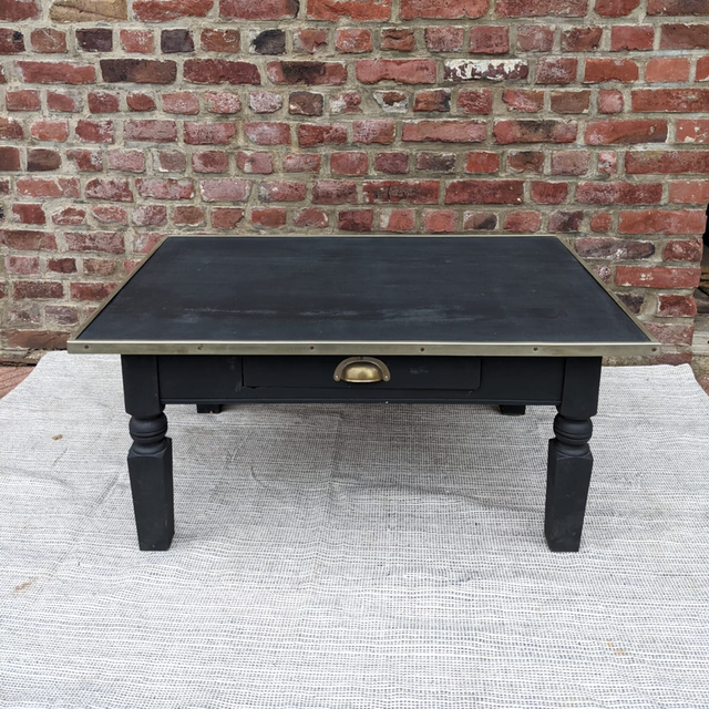 Table basse noire