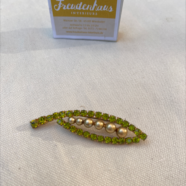 Perlen / Strass / Brosche