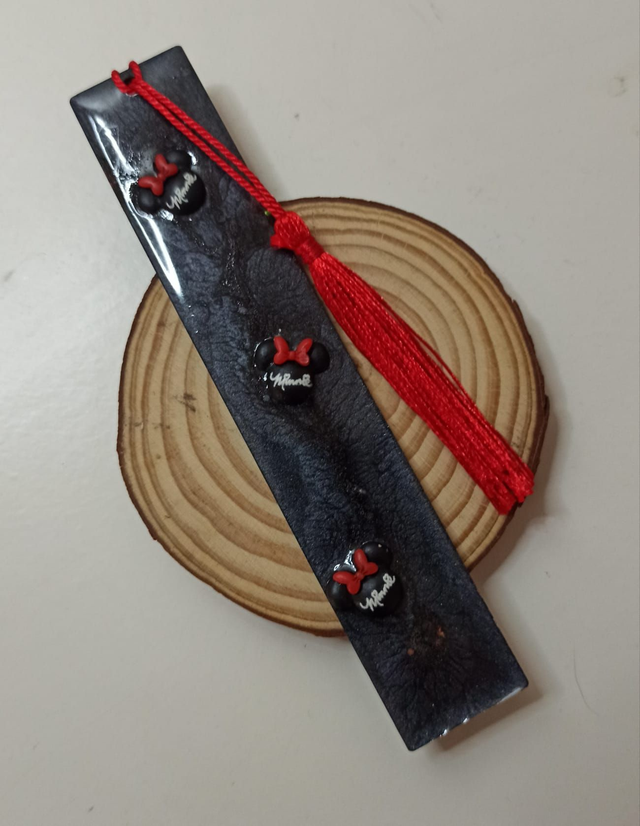 Minnie - Marque page (07)