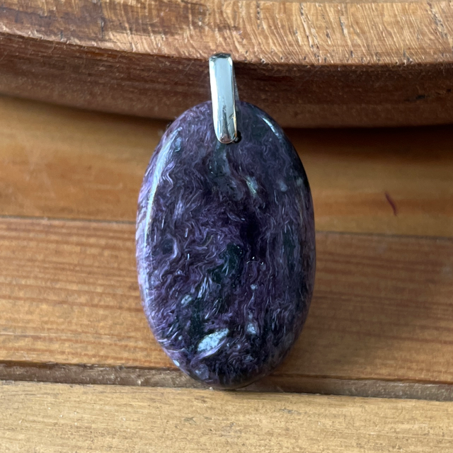 Pendentif en Charoïte et bélière argent 