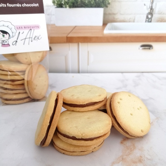 Biscuits fourrés au chocolat