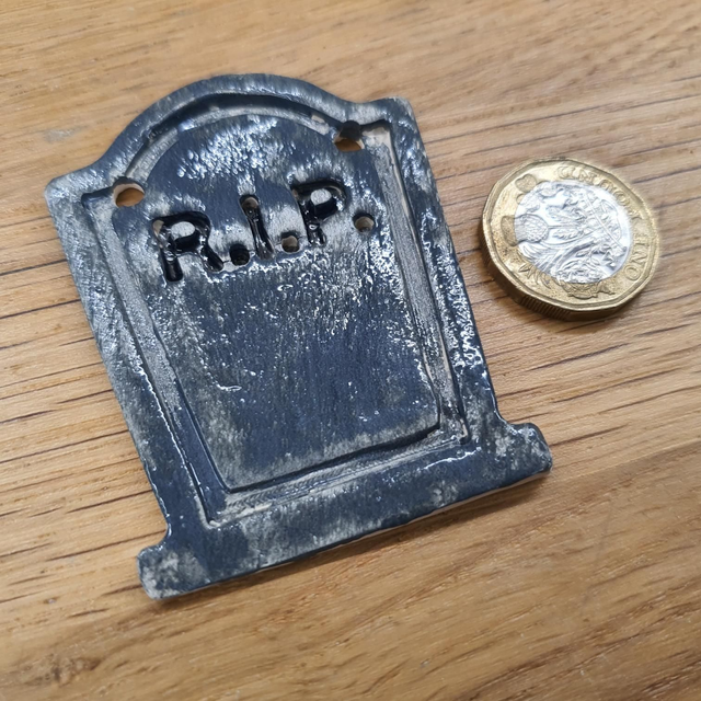 Gravestone RIP glossy Halloween decoration 