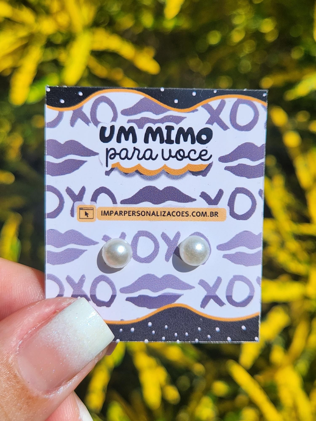 Kit Brincos Meia Pérola 6mm -  Hipoalergênicos + Tag Personalizada ( BEIJO XOXO )