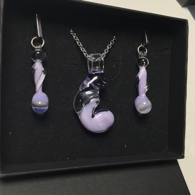 Parure pendentif et boucles d’oreilles réf PA 045