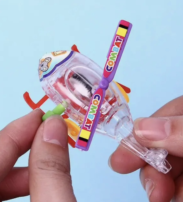 Játék helikopter felhúzható