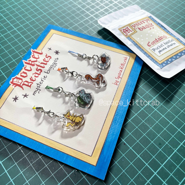 Mystery Pocket Beasties phone charm (obesek za telefon)