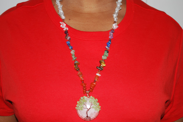 Collier cristal de roche et 7 chakras avec arbre de vie