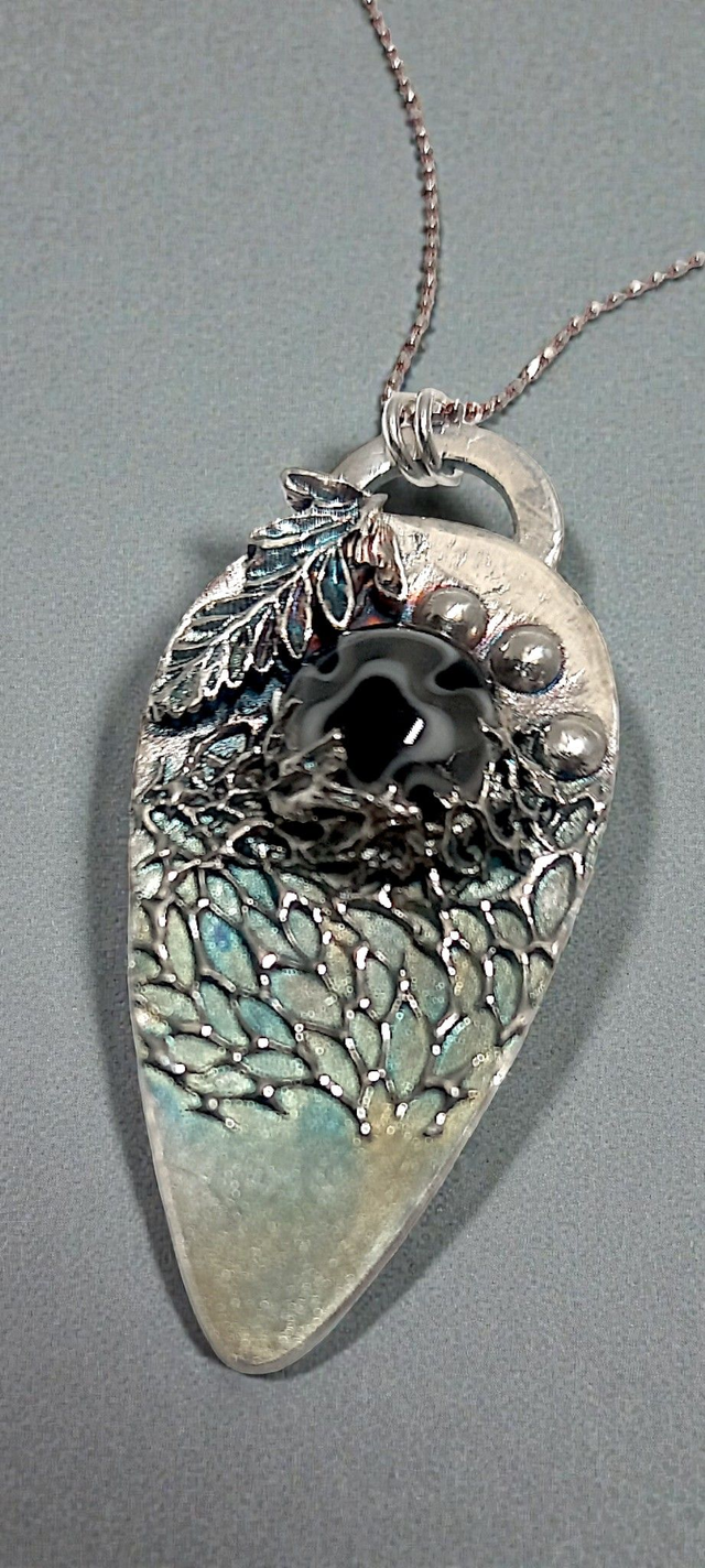 Lace around Murano Glass silver pendant