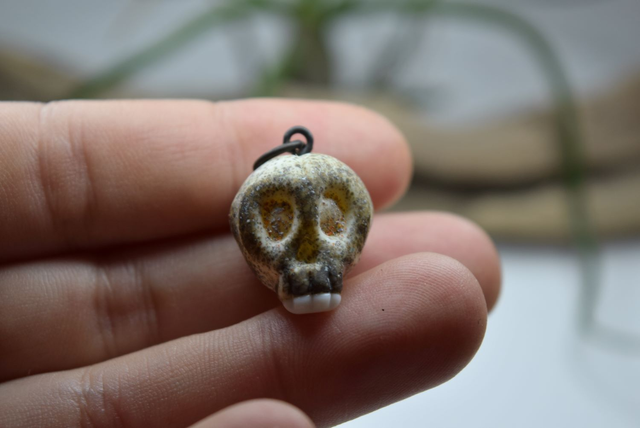 PENDENTIF CRÂNE HUMAIN MONTURE INOX 